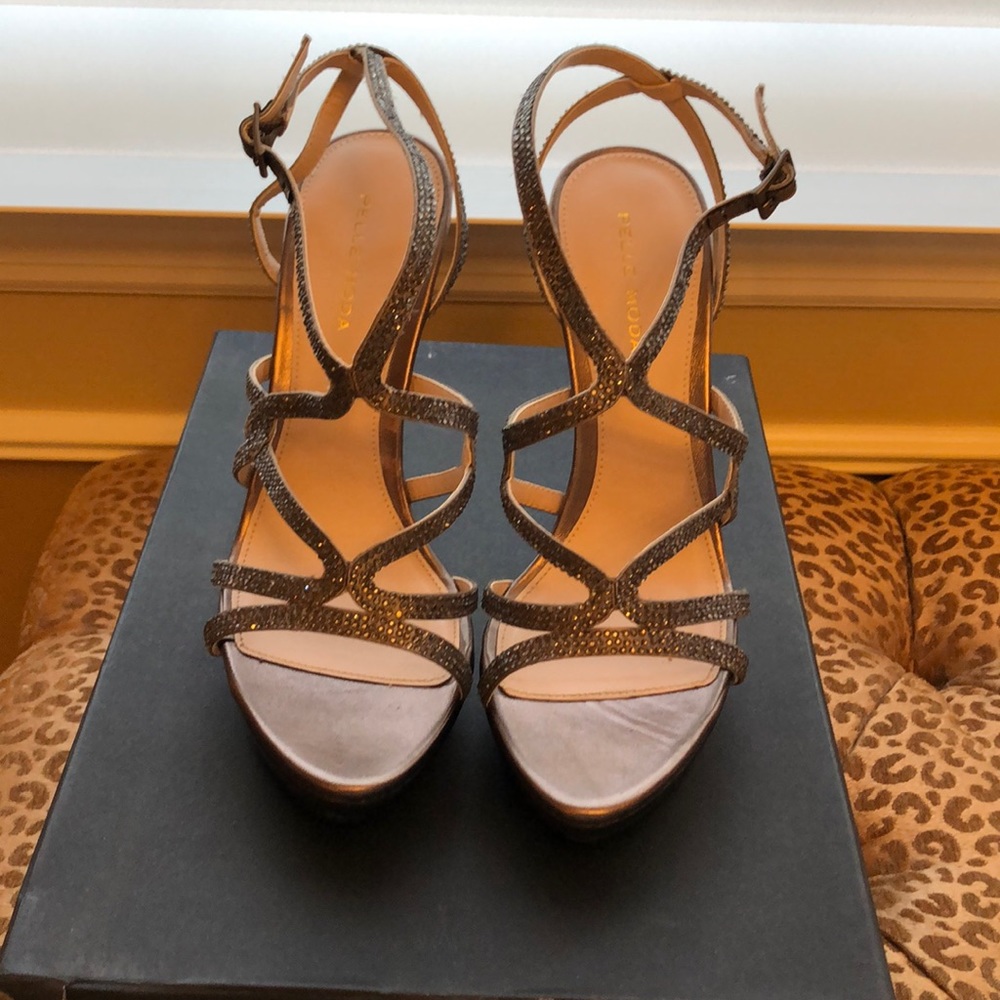 Pelle Moda Women's Metallic Farah Evening Sandal